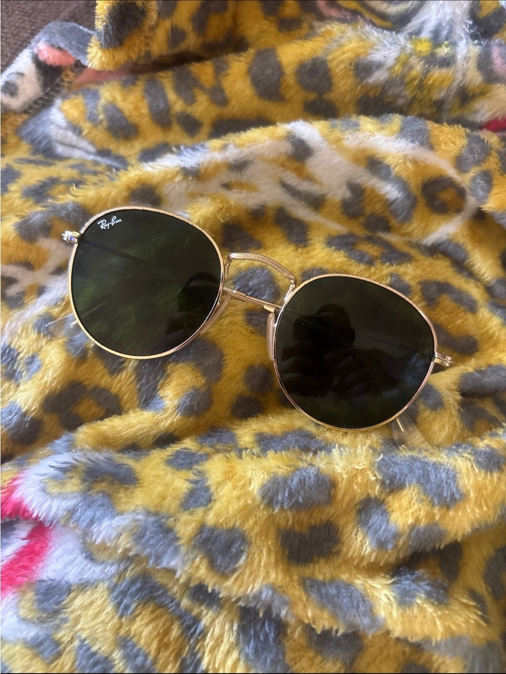 Ray-Ban Gold Frame Sunglasses with Dark Green Lenses